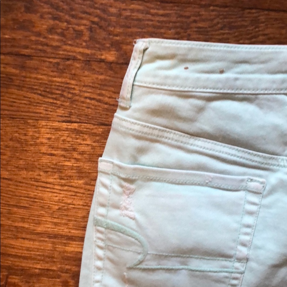 Mint green denim shorts, AEO, size 8. - Picture 5 of 5